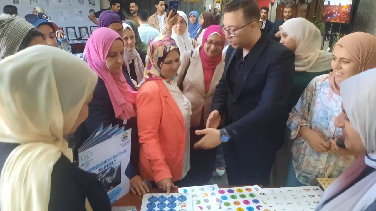 المعرض الطلابي لكلية التمريض جامعة المنصورة تحت عنوان ومضة للإبداع والإبتكار