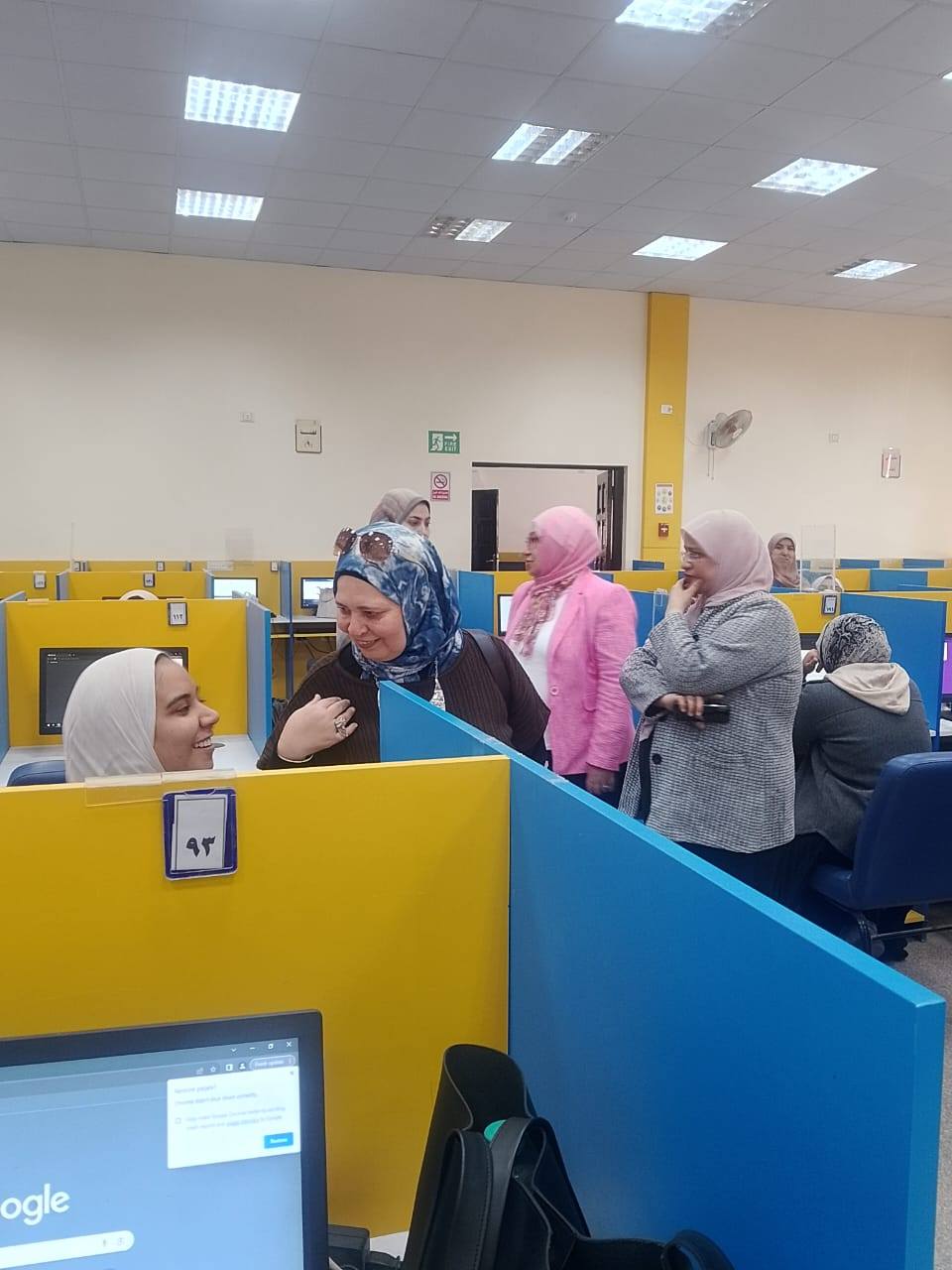 تفقد معالى الاستاذة الدكتورة/ عبير زكريا- عميد كلية التمريض جامعةالمنصورة و ا.د/ ناهد قنديل-وكيل الكلية للدراسات العليا و البحوث الاختبارات الإلكترونية لبرنامج الجودة  الشاملة و امان المريض فصل دراسى اول ٢٠٢٥-٢٠٢ 