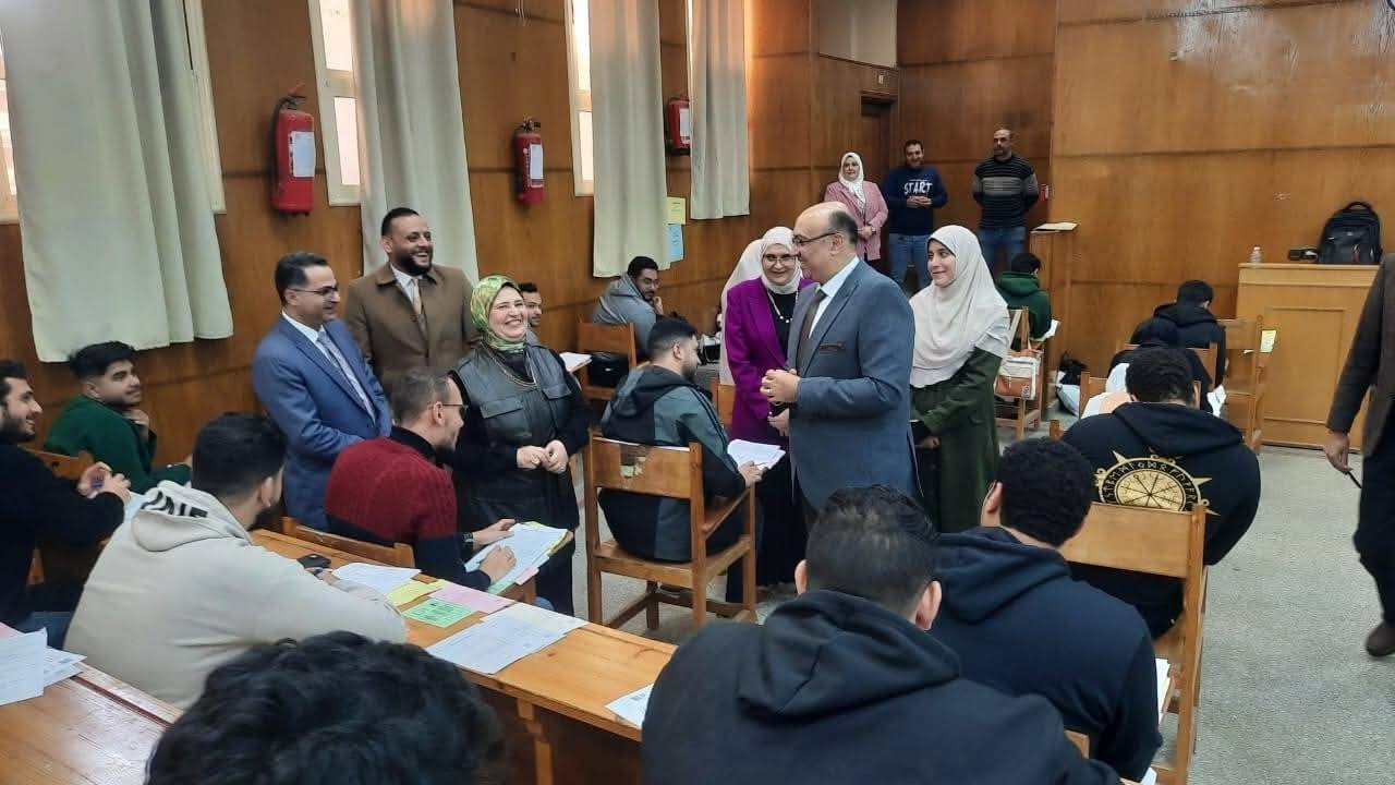The Vice President of Mansoura University for Education and Student Affairs conducted an inspection tour of the examination process at the Faculty of Nursing, Mansoura University. 