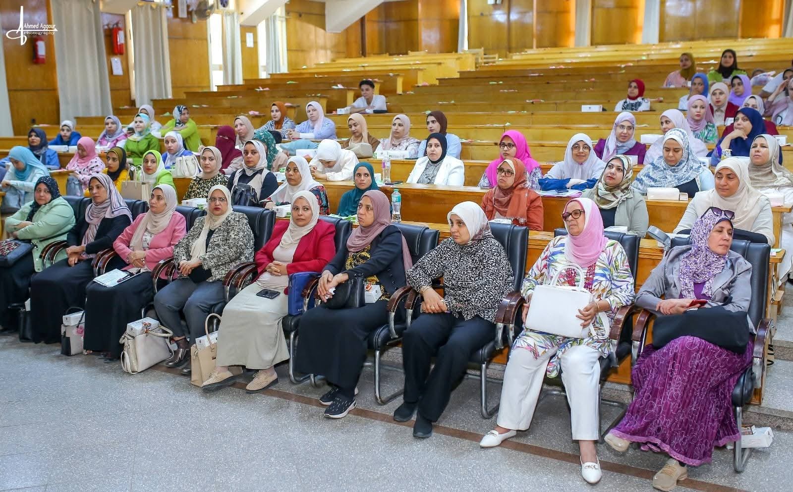 مشاركة قسم تمريض العناية الحرجة و الطوارئ في ندوة الميثاق الشرفي الأول بكلية التمريض جامعة المنصورة