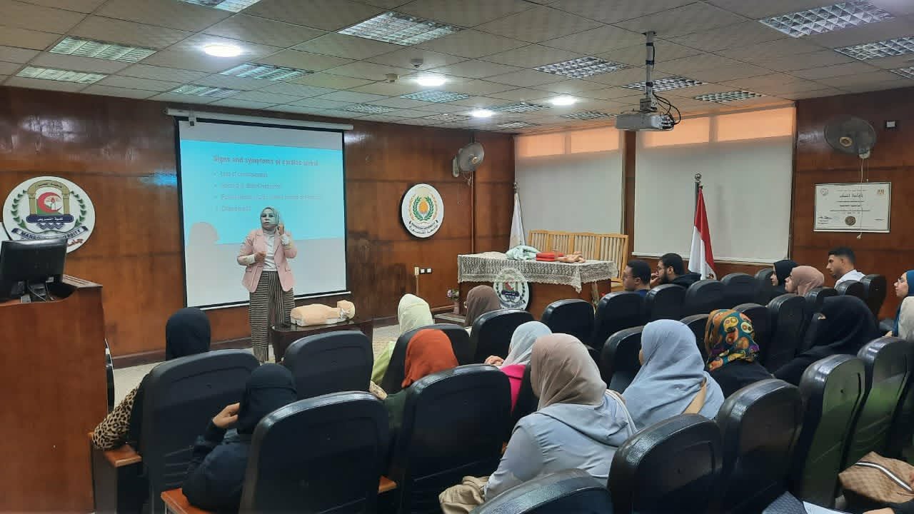 تدريب المجموعه الأولى من هيئة التمريض بمستشفى الباطنه التخصصي بجامعة المنصورة على 