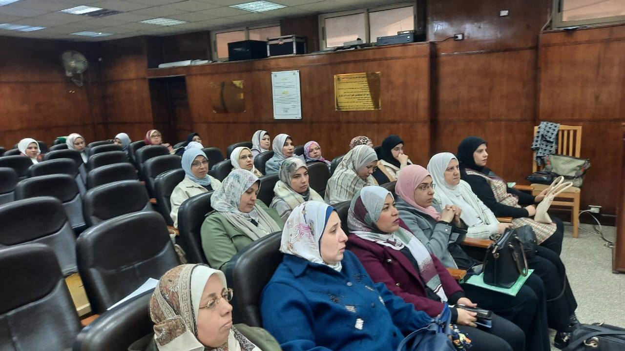 دورة تدريبية متخصصة للسادة أعضاء هيئة التدريس والهيئة المعاونة بعنوان 