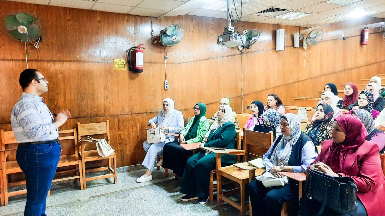 دورة التميز الحكومي المؤسسي بكلية تمريض جامعة المنصورة