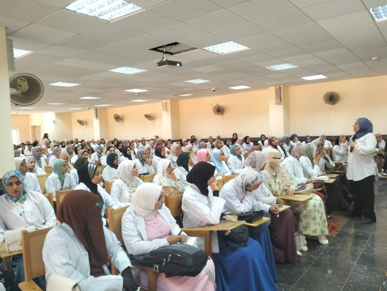 انطلاق البرنامج التوجيهي لطلاب الامتياز بكلية التمريض بجامعة المنصورة للعام الجامعى 2025-2026 