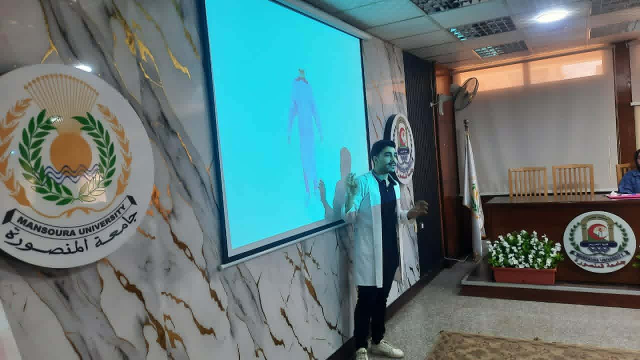 تدريب مجموعه من الطلاب على 